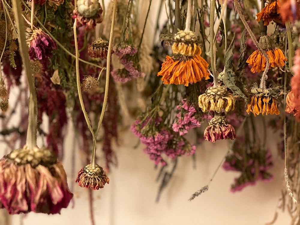 Creating Unique Wedding Stationery with Dried Flowers